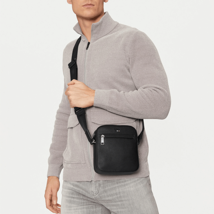 Bolso BOSS - Reporter bag in grained faux leather Black