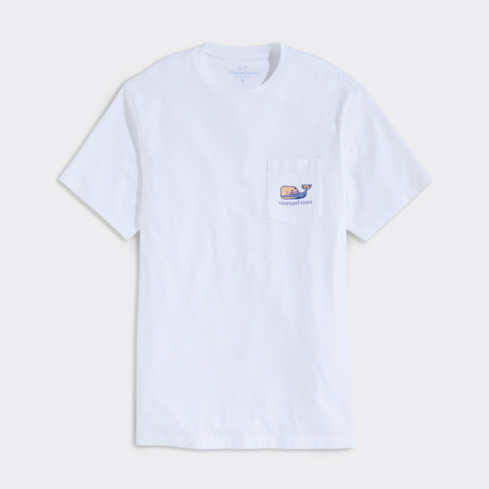 Camiseta Vineyard Palm Tree Silhouette Scenic Whale Fill Pocket Tee White - Imagen 4