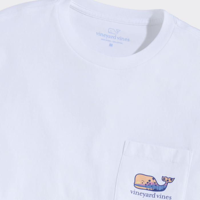 Camiseta Vineyard Palm Tree Silhouette Scenic Whale Fill Pocket Tee White - Imagen 3