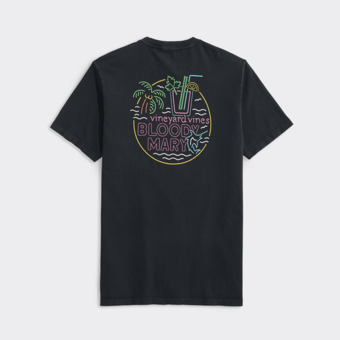 Camiseta Vineyard Drift Dye Neon Sign Vacay Mode Pocket Tee Black
